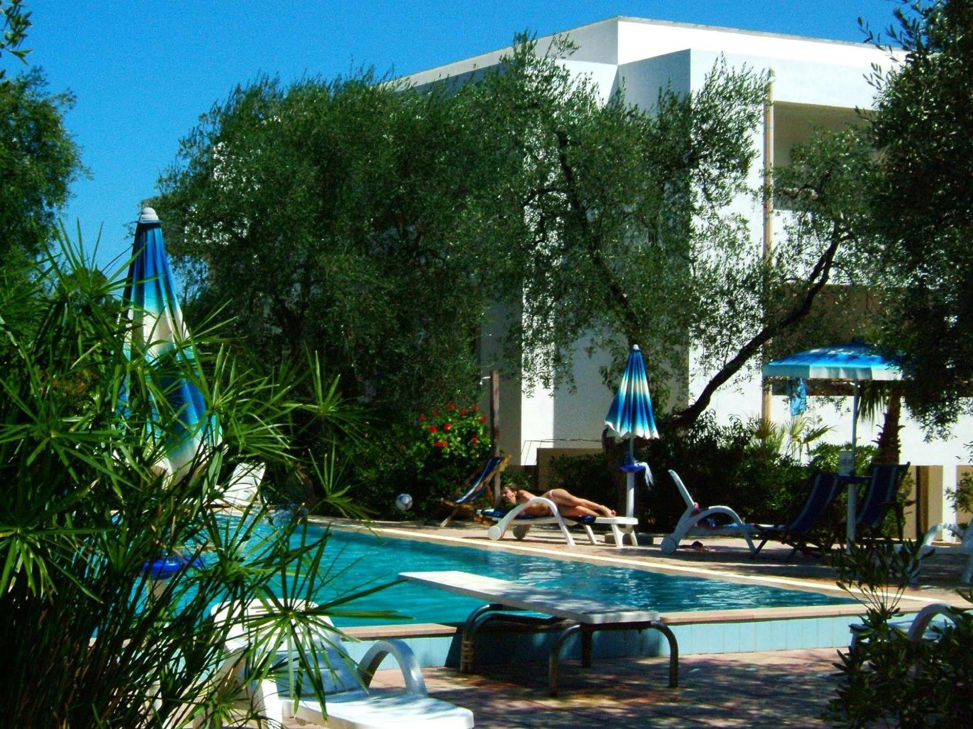 Residence Baia Del Gallo Vieste Buitenkant foto